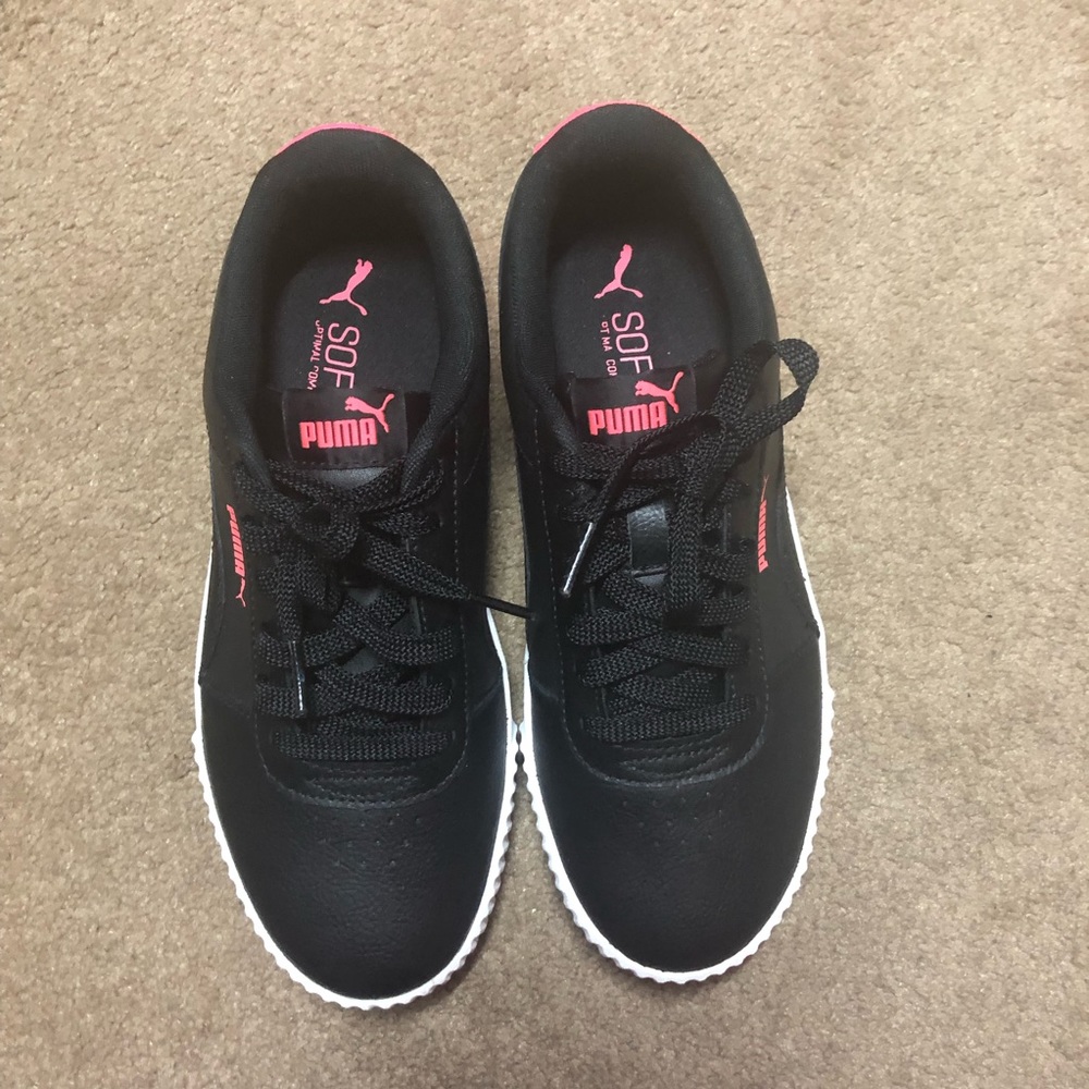 ****SOLD ****Womens Puma Soft Foam Sneaker